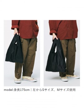 1423 ライトナイロン リップストップ マルシェバッグ(パッカブル) 着用イメージ